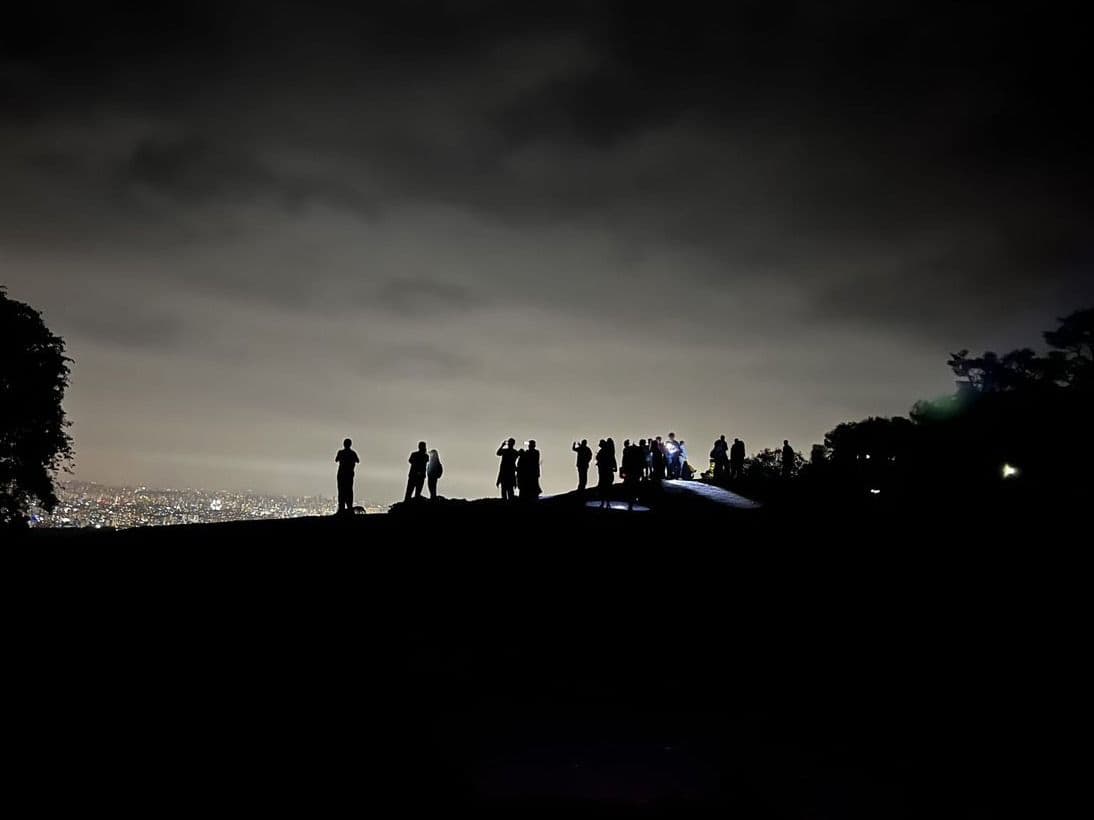 Descubra os encantos da noite da natureza na Caminhada Noturna